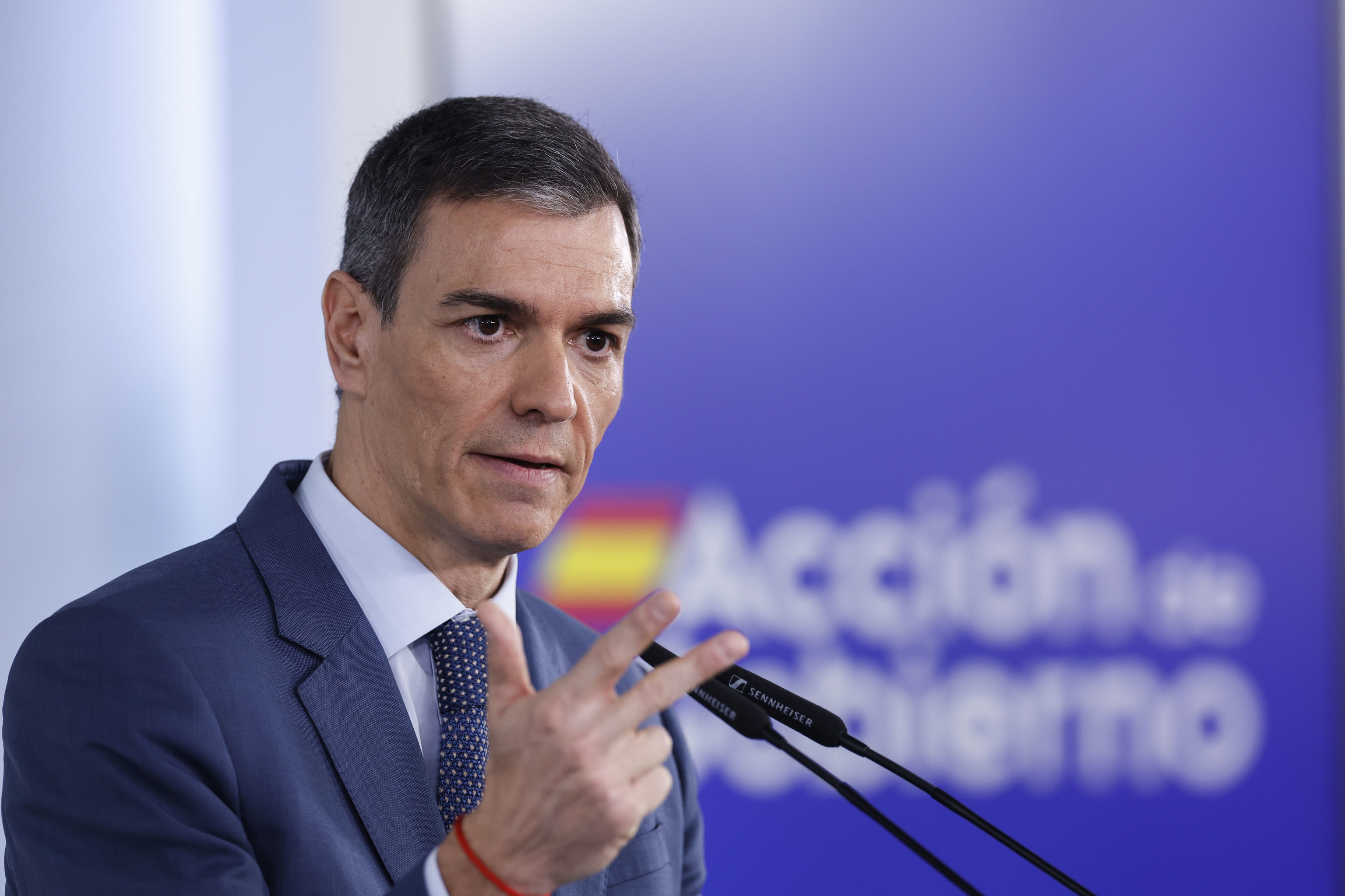 El presidente del Gobierno, Pedro Sánchez, durante su comparecencia este viernes, tras la reunión del Consejo de Ministros extraordinario en la Moncloa.