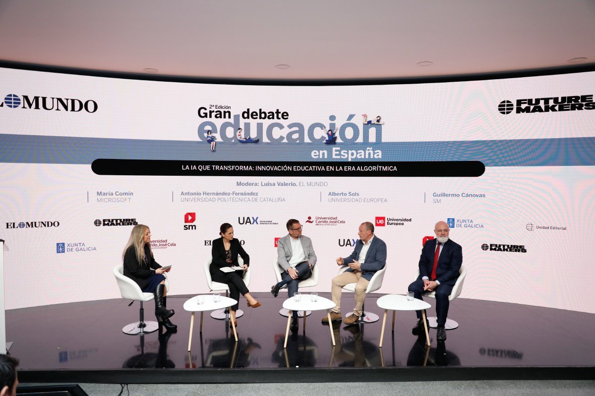 De izqda. a dcha.: Luisa Valerio (EL MUNDO), María Comín (Microsoft), Antonio Hernández-Fernández (Universitat Politècnica de Catalunya), Alberto Sols (Universidad Europea) y Guillermo Cánovas (SM).