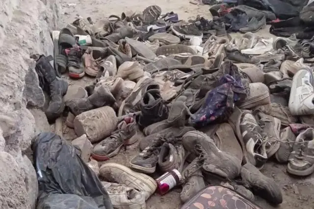 Zapatos sin clasificar en el Rancho Izaguirre.