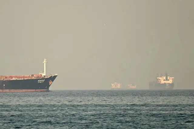 Petroleros en Ormuz