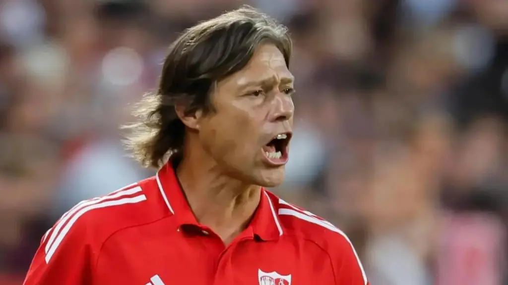 Matías Almeyda, durante un partido con el Sevilla.