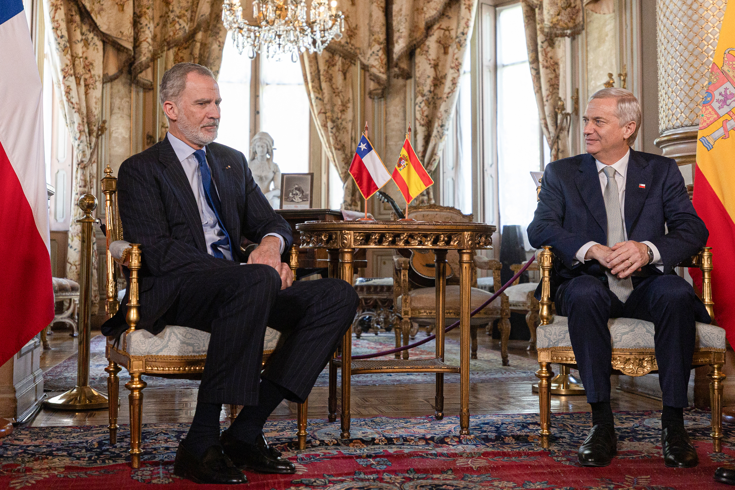 Felipe VI, con el nuevo presidente de Chile, José Antonio Kast.