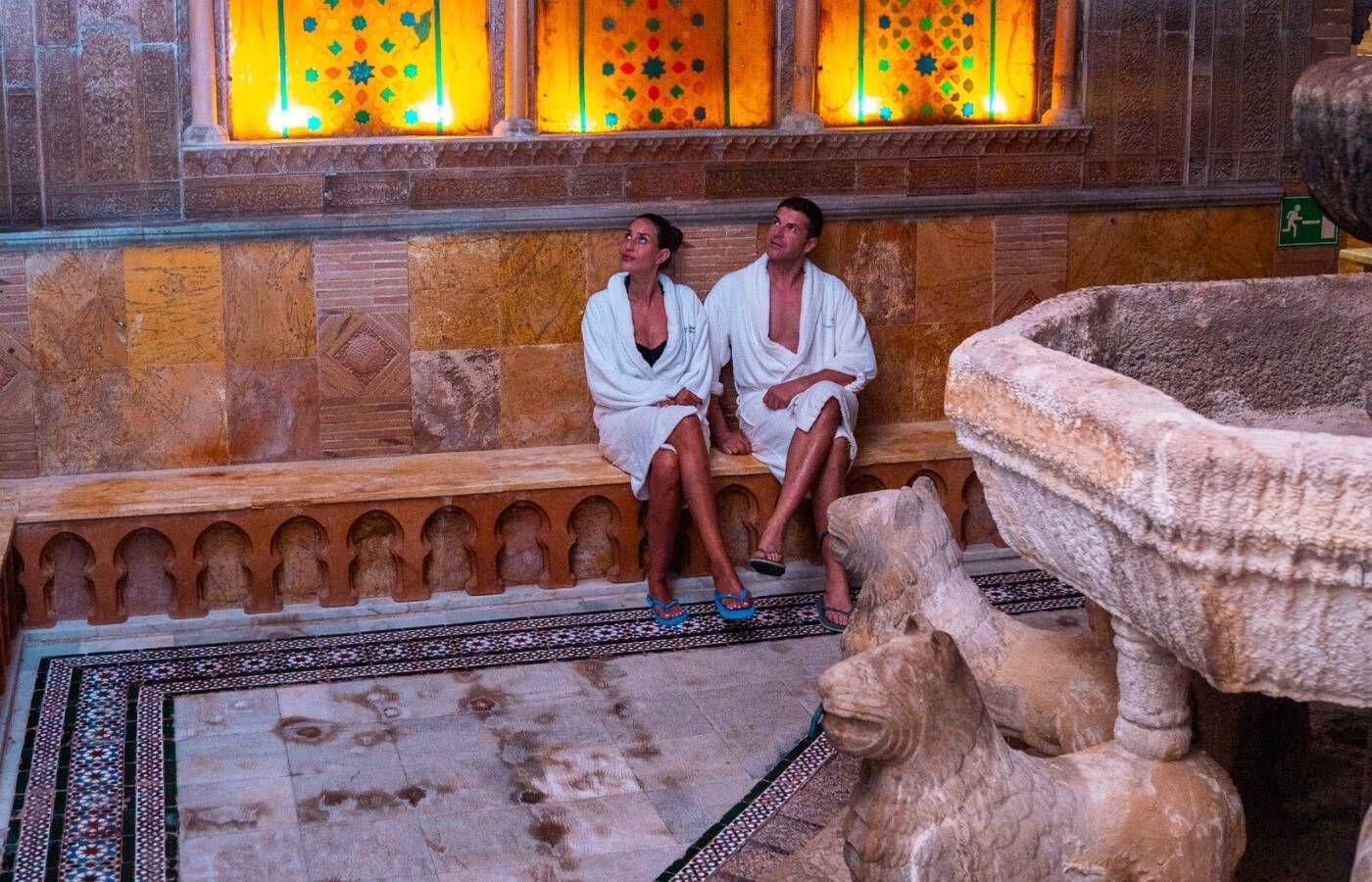 Foto: el balneario que te sorprenderá por su decoración islámica. (Instagram/@balneariodearchena)