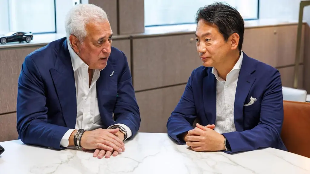 Lawrence Stroll y Koji Watanabe