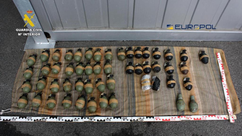 Un arsenal de granadas intervenido en 2025. Fue incautado en la ruta hacia Francia.