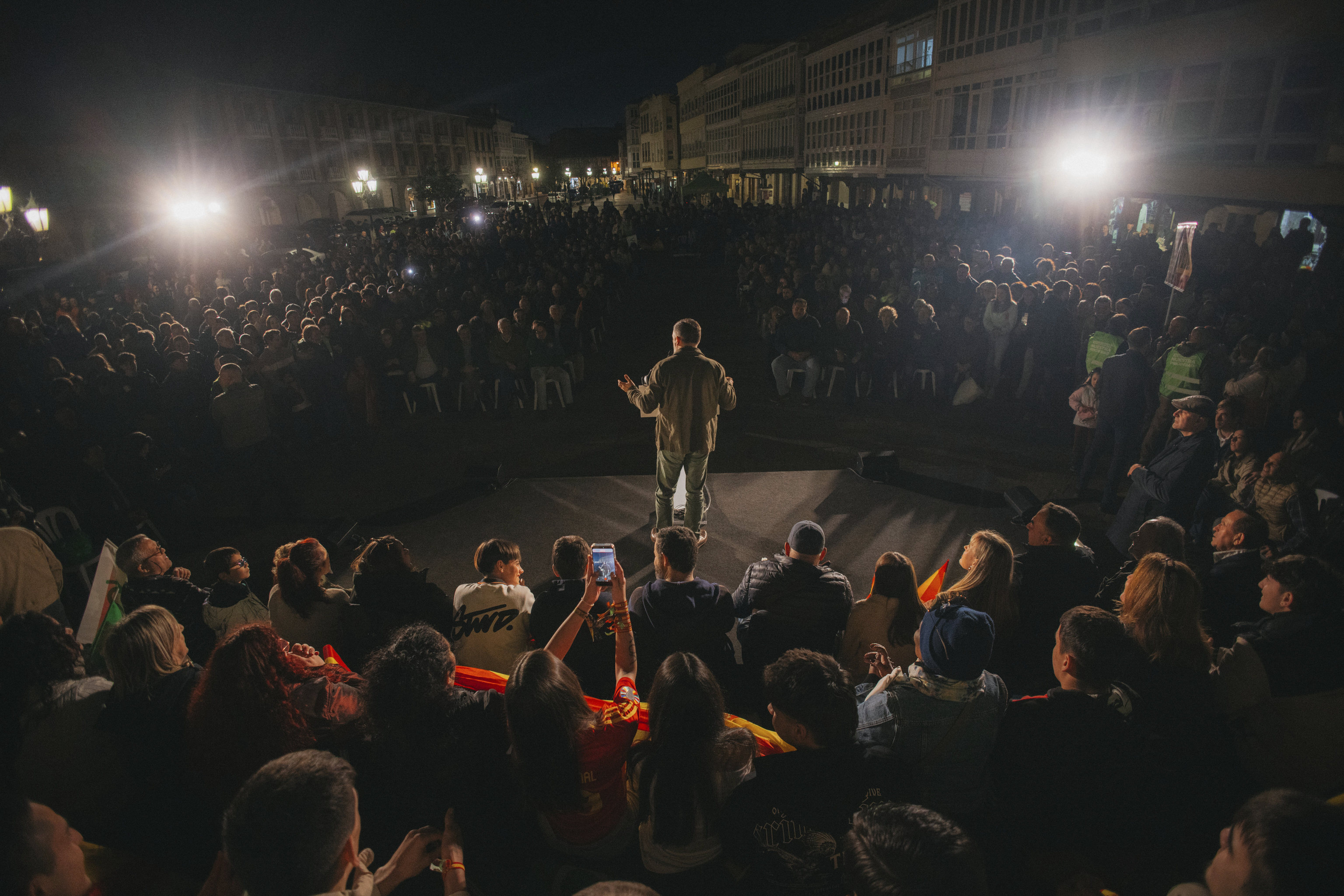 El presidente de Vox, Santiago Abascal, en un mitin de campaña en Aguilar de Campoo (Palencia).
