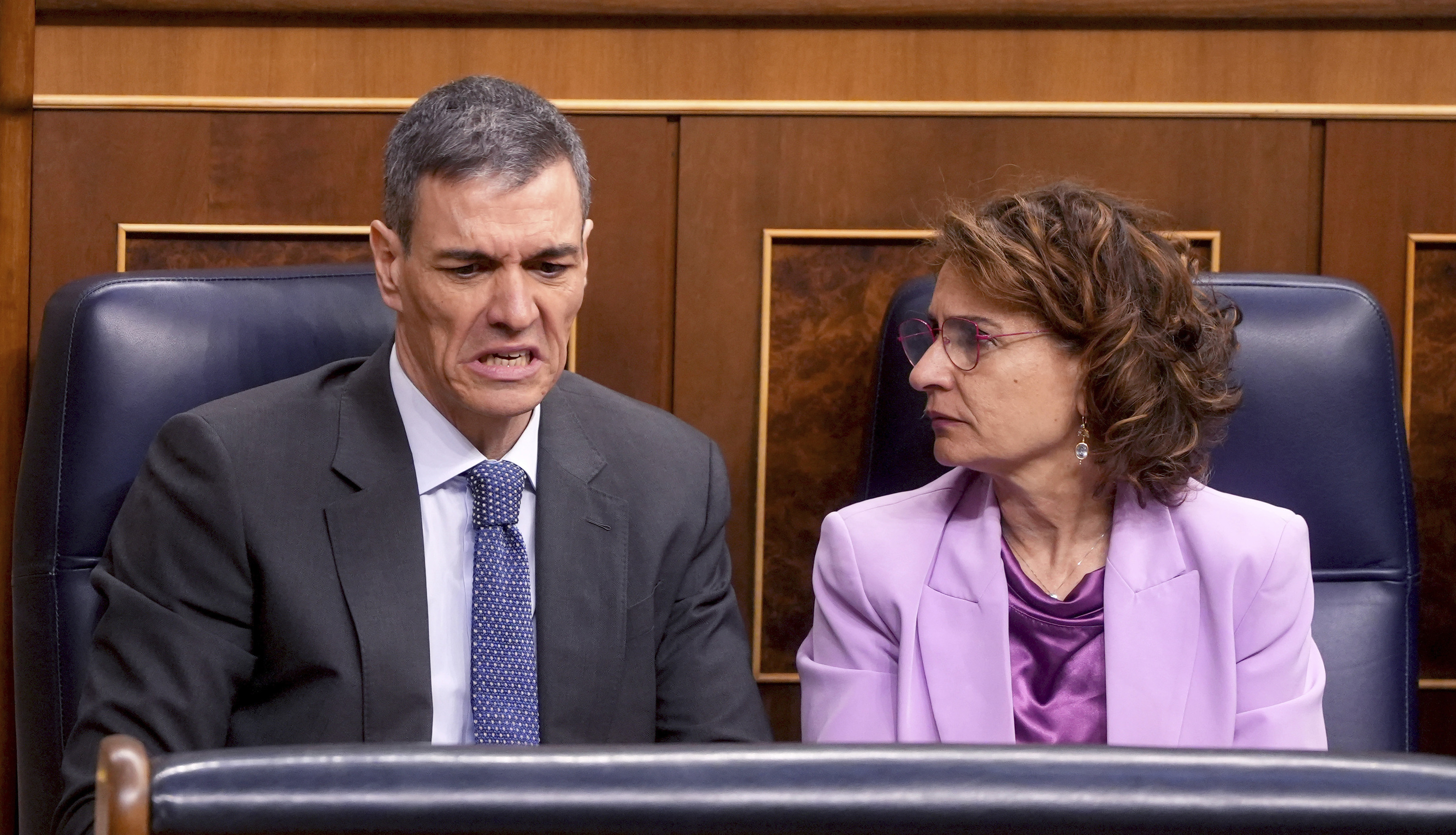 Pedro Sánchez y María Jesús Montero este jueves en el Congreso.