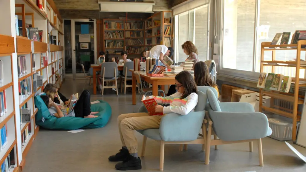 Una de las seis bibliotecas del colegio “Estudio” Valdemarín