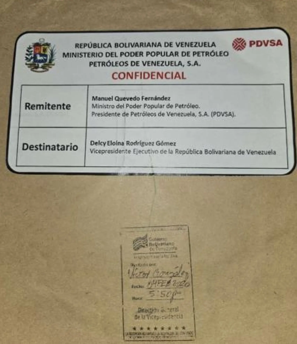 El sobre mencionado por el fiscal.