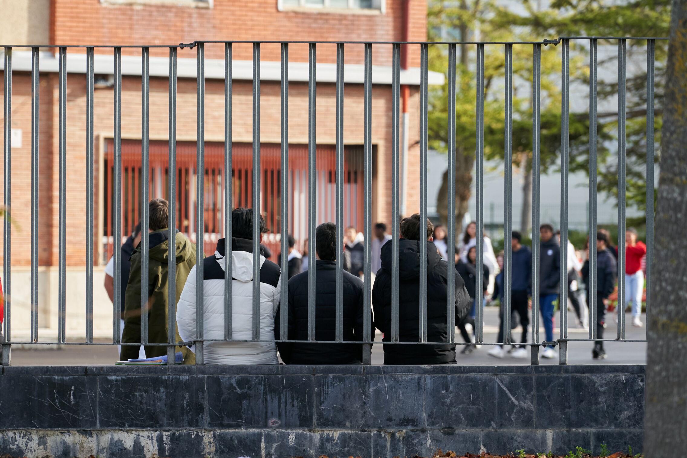 Aunque la presión social es mayor entre los jóvenes, los mayores se suicidan más. (Foto: EFE/L. Rico)