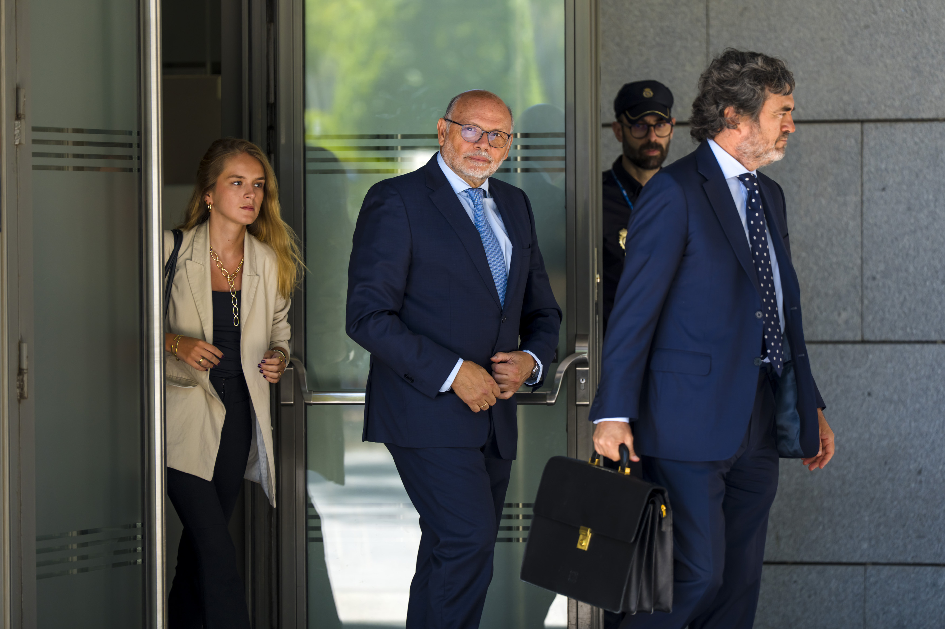 La UCO detecta un pago al ex director de Carreteras de una constructora beneficiada en las obras bajo investigación en el 'caso Koldo'