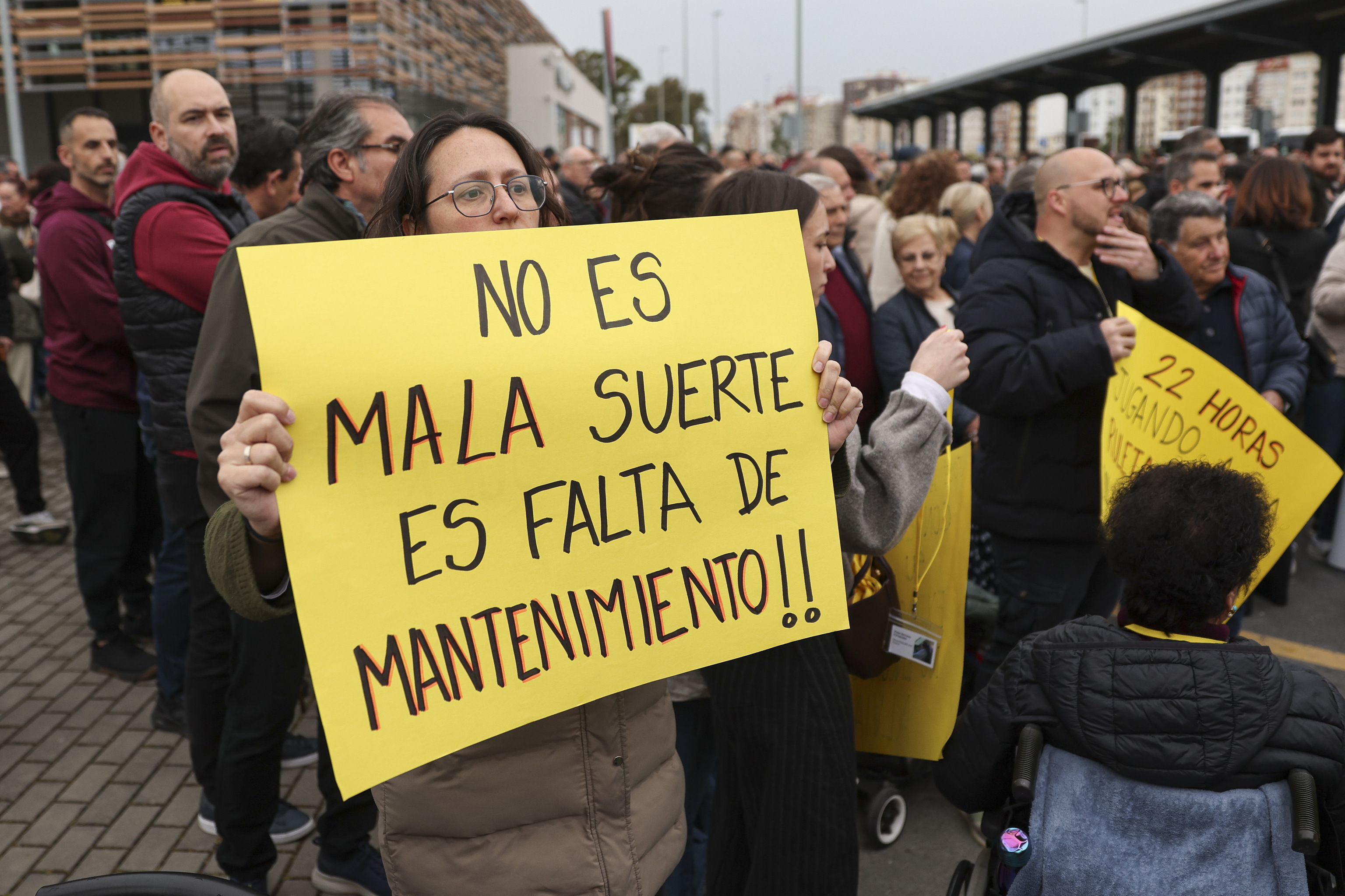 Manifestación en Huelva por las víctimas del accidente de Adamuz.