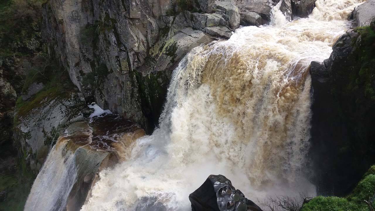 Foto: La ruta de senderismo que tienes que hacer para ver la ‘catarata del Niágara española’. (Turismo de Castilla y León)