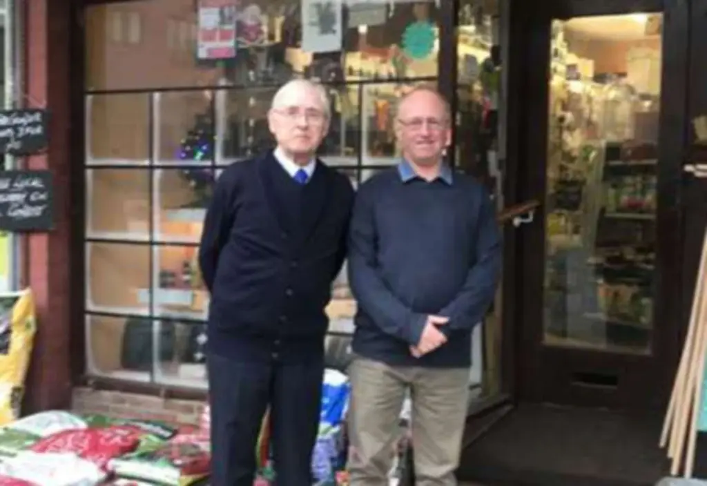Adiós a Amazon: El truco de Sandy’s Hardware (Lordswood) y Terry Saunders
