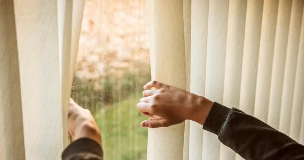 Adiós a las cortinas: el cristal tintado que ahorra un 30% de luz