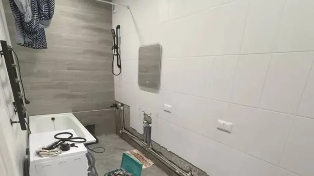 Adiós a limpiar azulejos: el cambio por paneles de pared en 48 horas