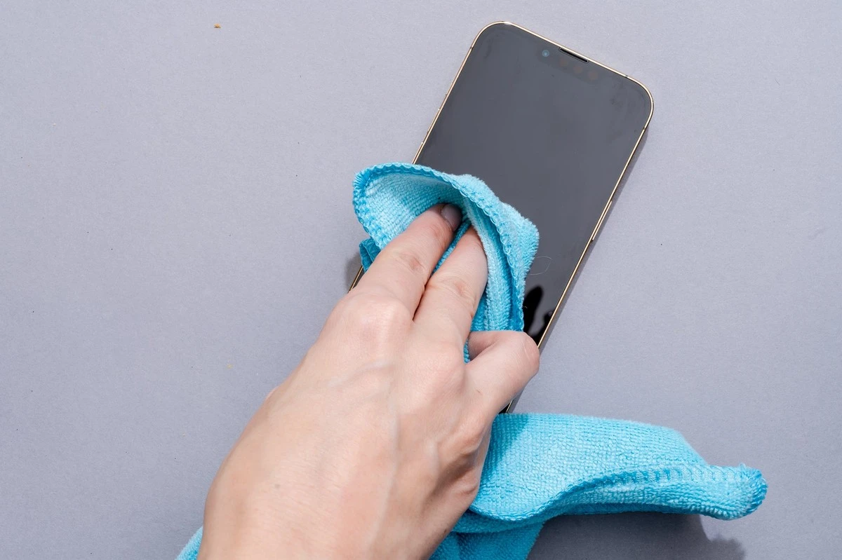 Adiós al papel de cocina: por qué usar paños de microfibra te ahorrará 180€ - image 1