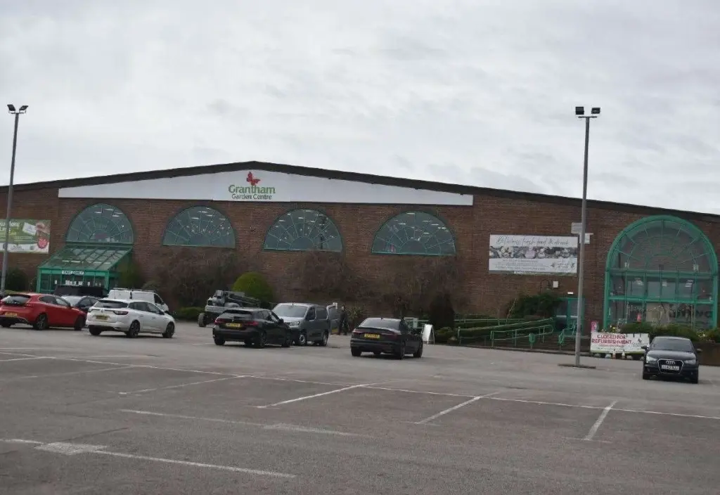 Adiós al riego diario: el truco de Adam Frost en Grantham Garden Centre
