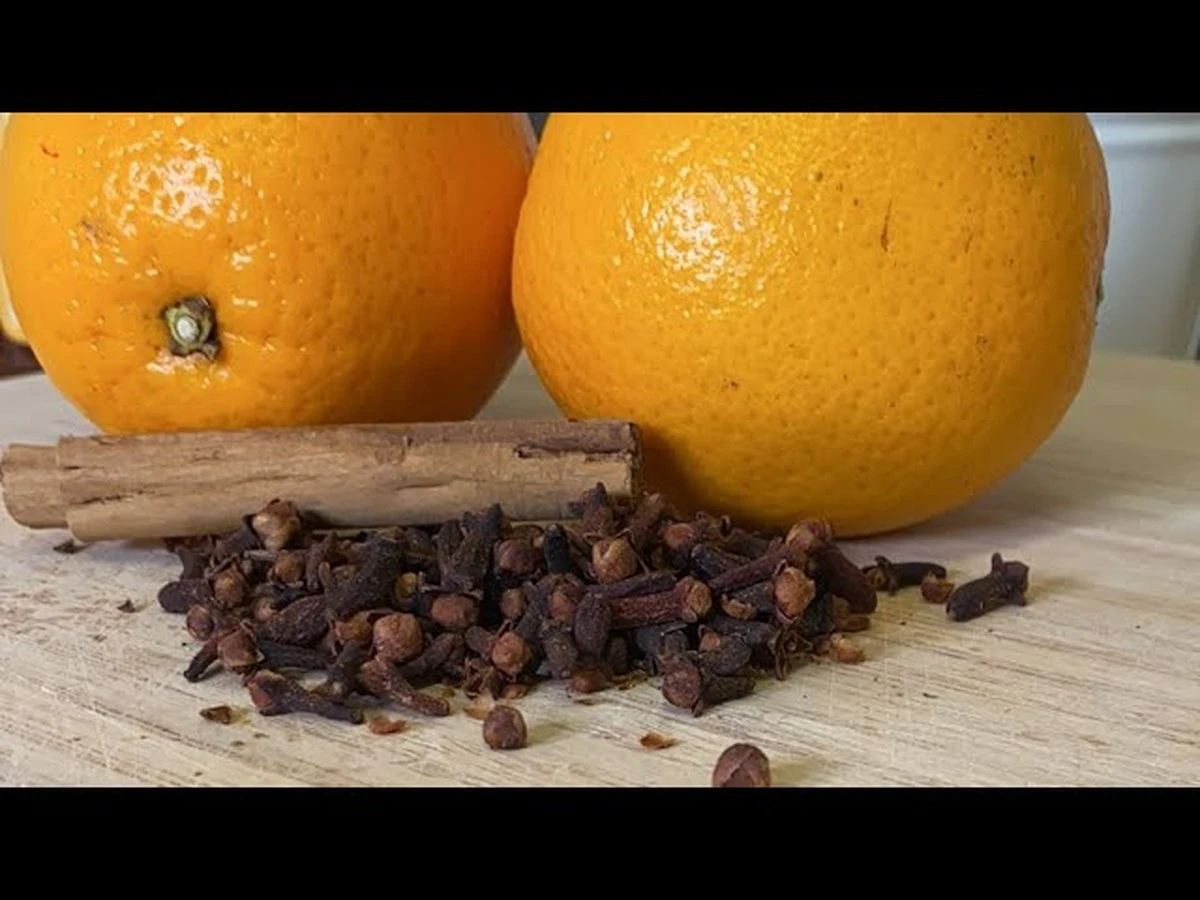 Adiós olores: cómo la cáscara de naranja y el clavo perfuman y purifican tu hogar naturalmente - image 1