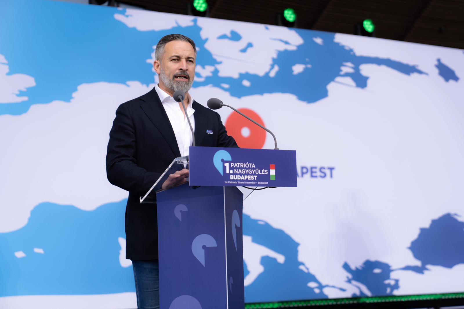 El presidente de Vox, Santiago Abascal, este lunes en Budapest (Hungría)