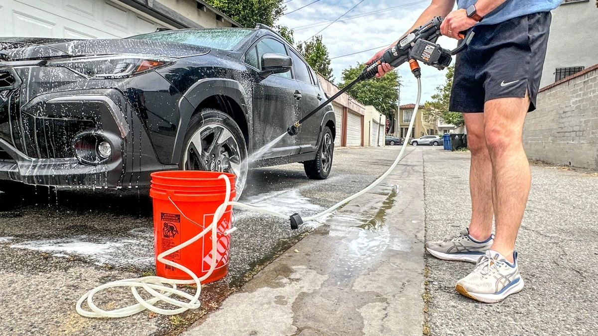 Ahorra 70% de agua con la hidrolavadora Hirlan YN01 en Mercado Libre - image 1