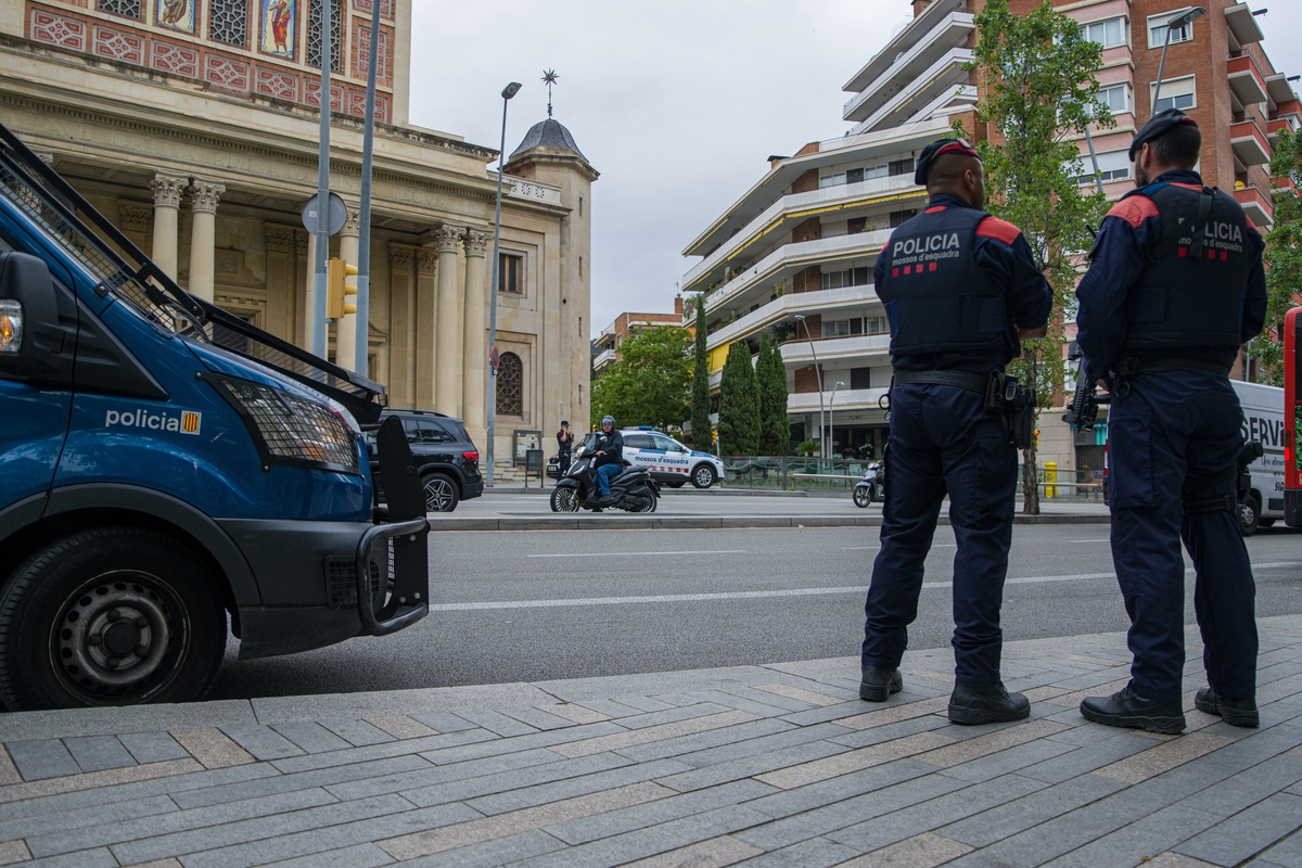 Dos agentes de los Mossos