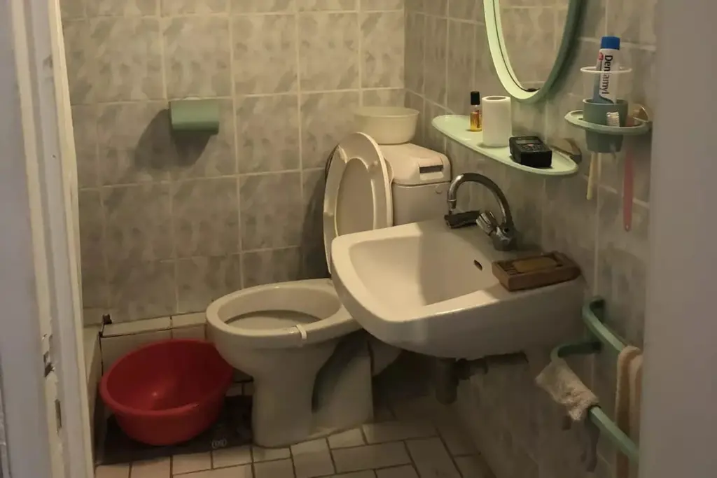 Baño minúsculo: el truco de Atelier Ceben en el XIIIᵉ arrondissement de París