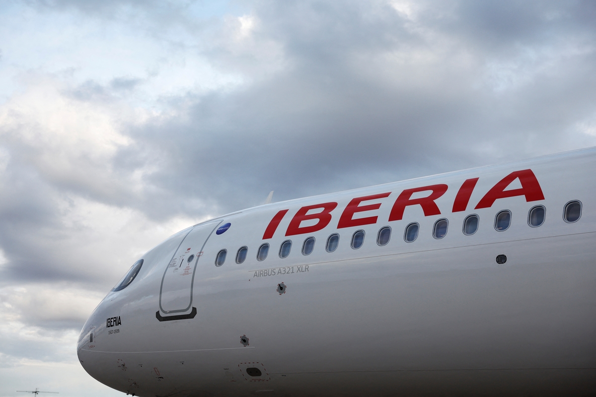 Un avión Airbus A321XLR de Iberia durante una presentación a los medios en Madrid. (REUTERS/Susana Vera/Imagen de archivo)