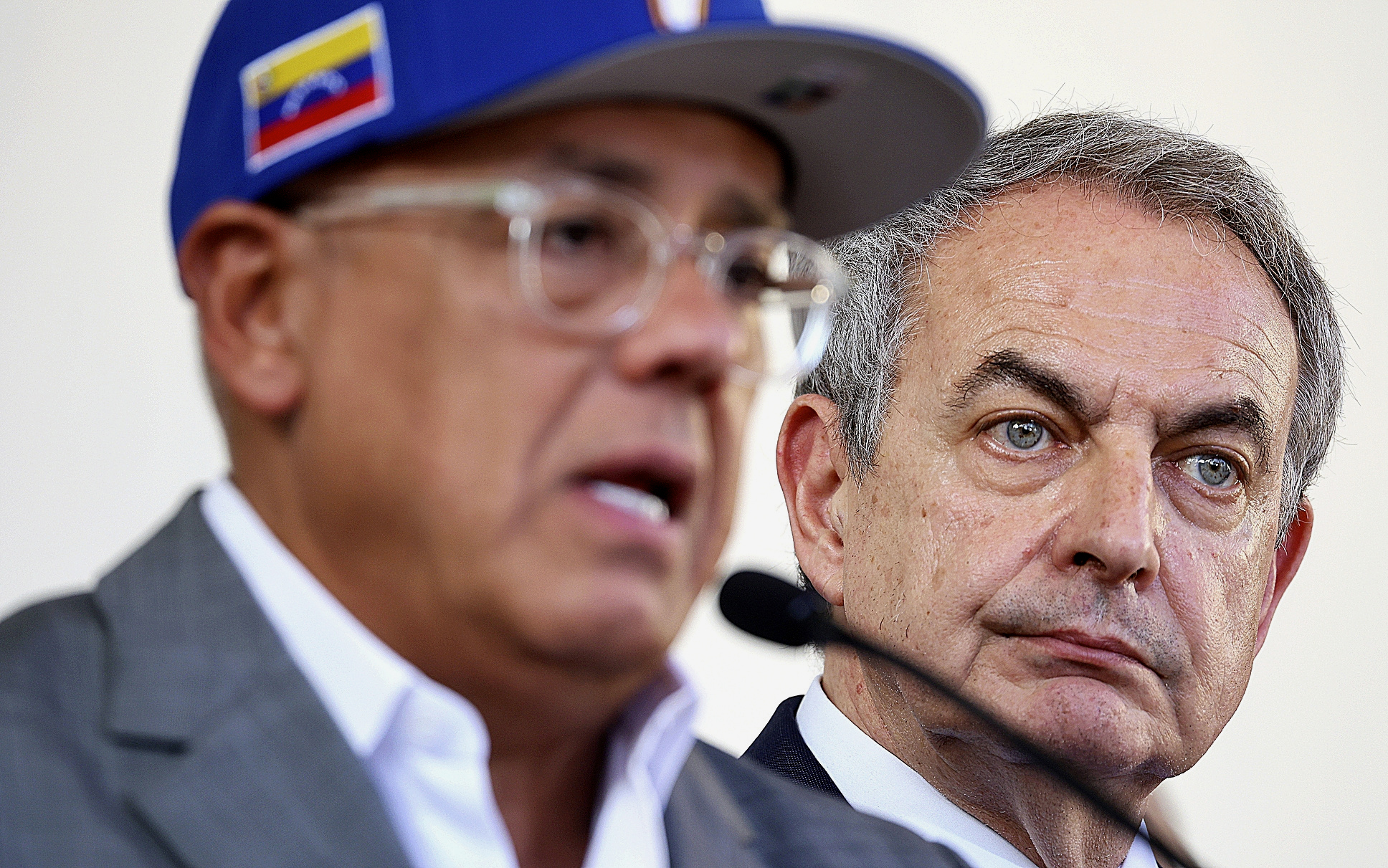 El ex presidente José Luis Rodríguez Zapatero junto al presidente de la Asamblea Nacional de Venezuela, Jorge Rodríguez.