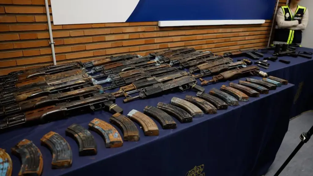 Arsenal incautado por la Policía en la última operación.