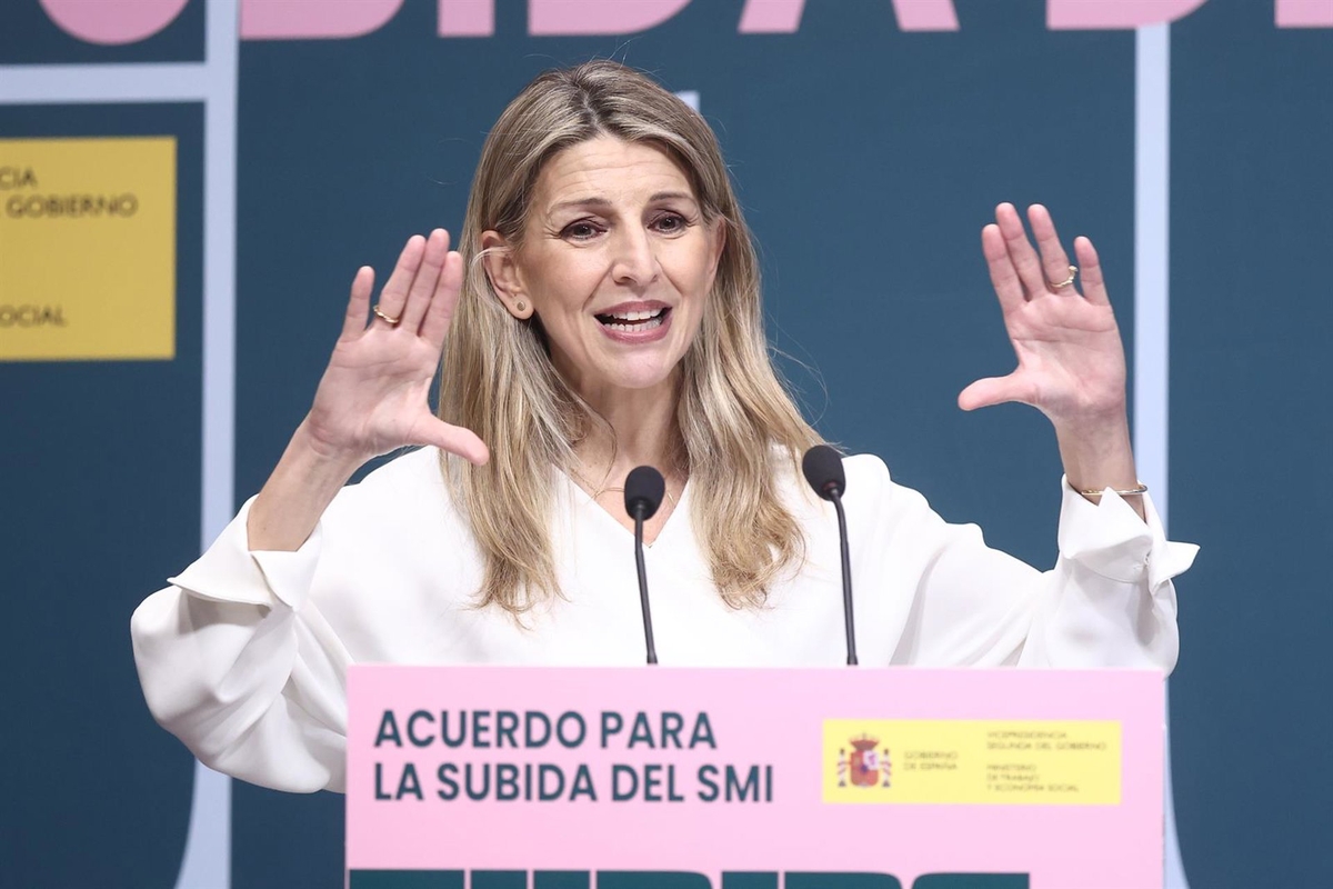 La vicepresidenta segunda y ministra de Trabajo, Yolanda Díaz, durante el acto de la firma del acuerdo para la subida del salario mínimo (SMI). (Eduardo Parra - Europa Press)