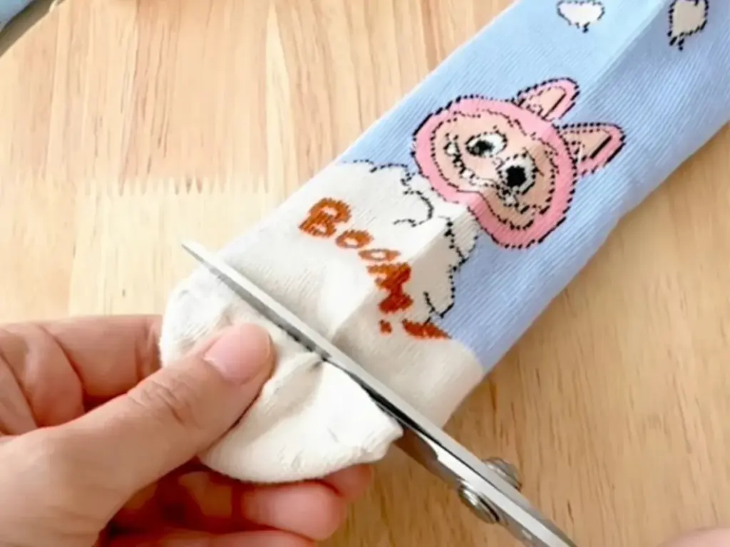 Calcetines desparejados: el truco de Ino (ino_baby_mama) viral en Instagram para tu bolso