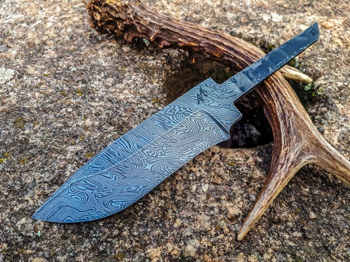 Cuchillo Pythéas en el Salón de la Cuchillería de Ceyreste: acero Damasco en Ceyreste - image 1