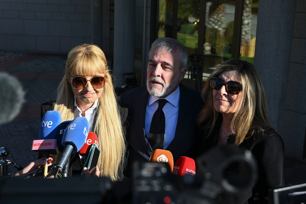 Los hermanos (de i a