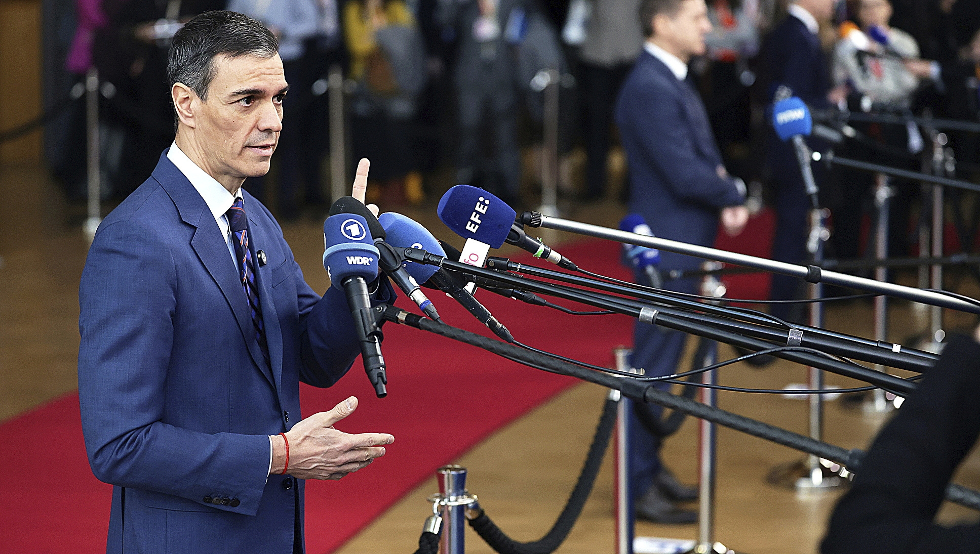 Pedro Sánchez llega, a la sede del Consejo Europeo en Bruselas para participar en la reunión de los líderes de la Unión Europea.