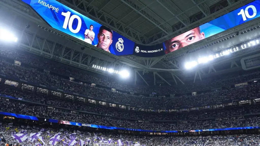 Kylian Mbappé, anunciado en el videomarcador 360 del Santiago Bernabéu