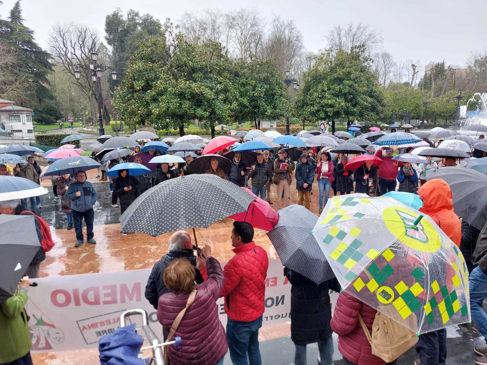 Manifestación por la paz en Oviedo.