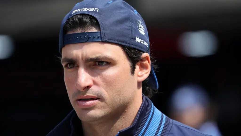 Carlos Sainz, en el paddock del GP de China.