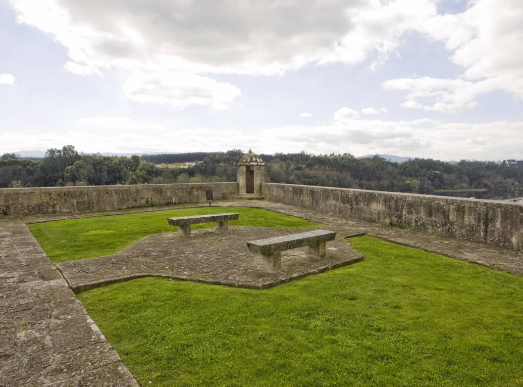 Foto: El monumento que se han disputado Portugal y España en la frontera. (Turismo de Galicia)