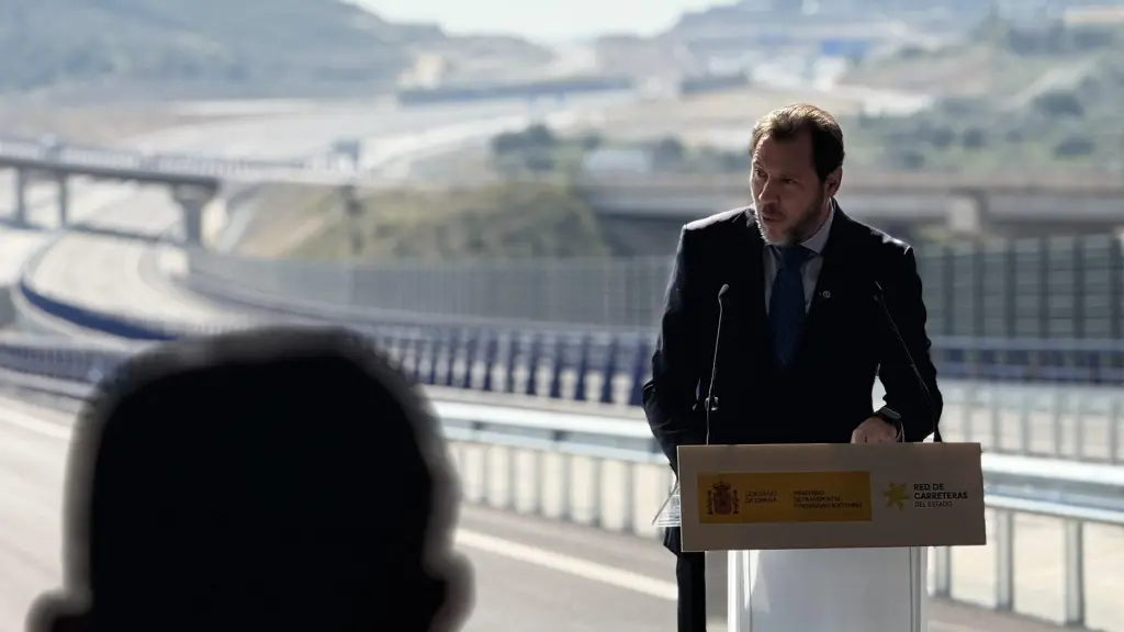 El ministro de Transportes, este lunes, durante la inauguración del tercer tramo del Arco Noroeste.