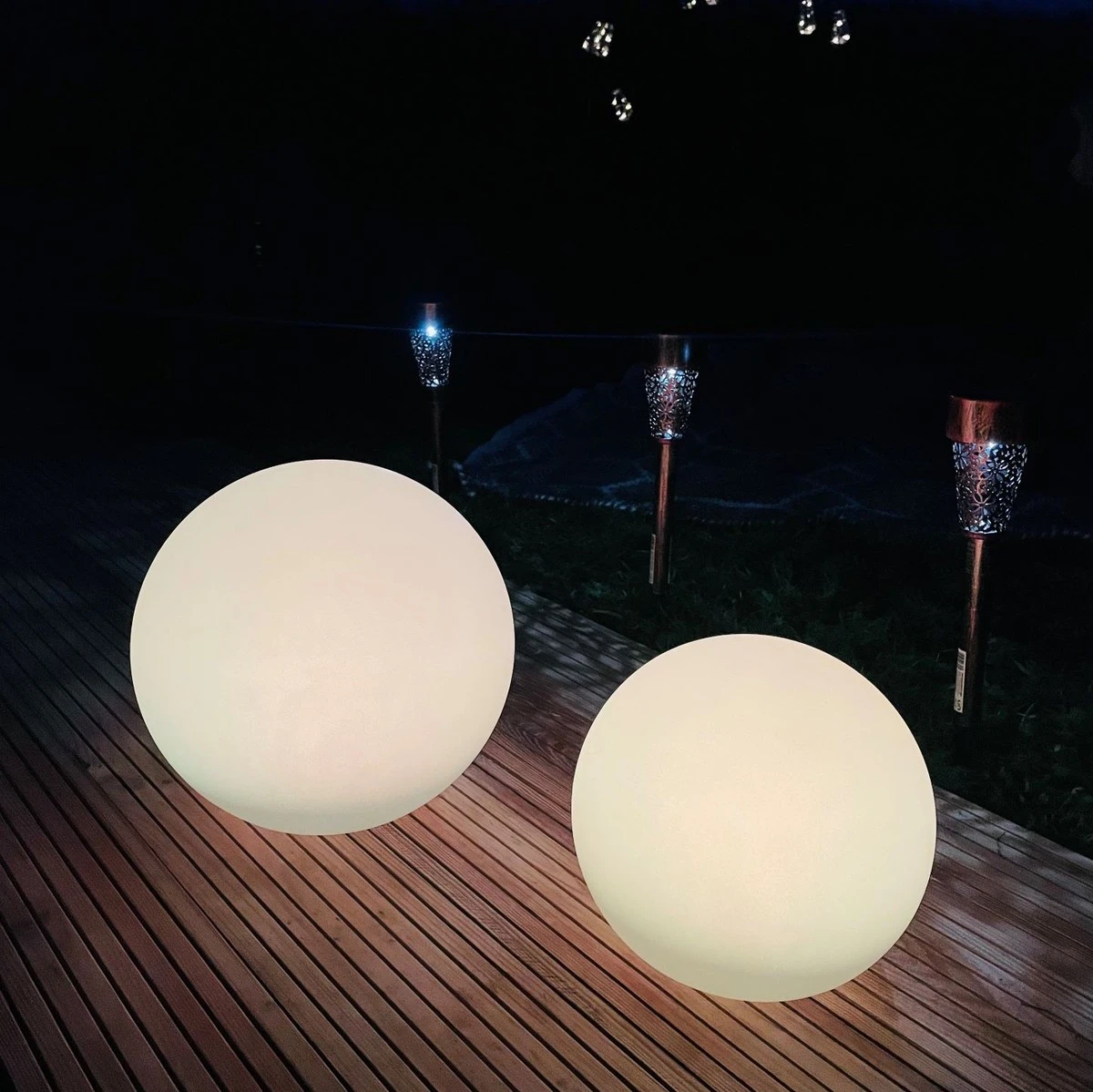 Ilumina tu terraza con Grey Concrete Effect Solar Outdoor Light Sphere de Next - image 1