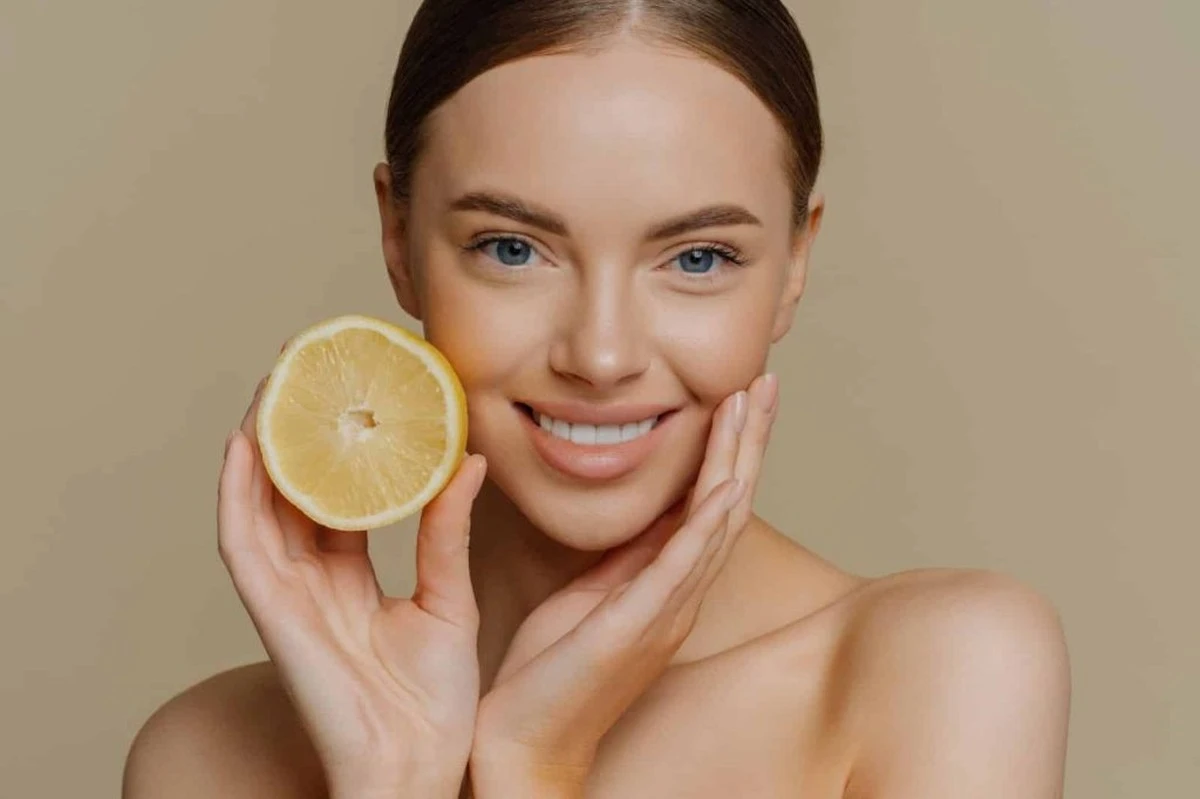 La fruta cítrica que antes recogías en tu patio ahora protege tu rostro de manchas - image 1