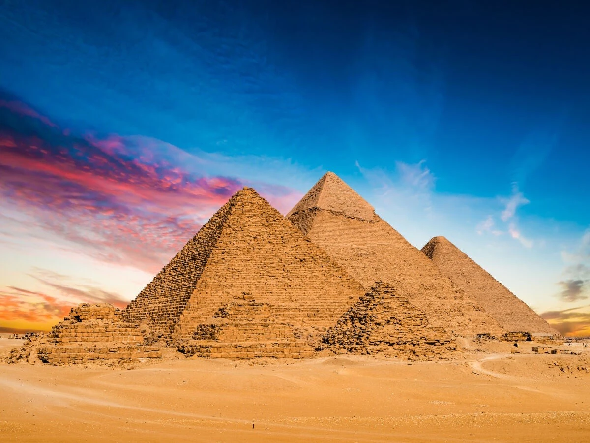 La Gran Pirámide de Giza podría ser miles de años más antigua de lo que creíamos, según un estudio controvertido - image 1