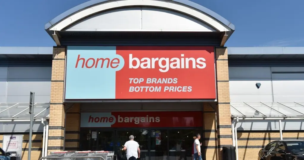 Mesita de Home Bargains: logra el look de Next por 23€ con diseño estriado