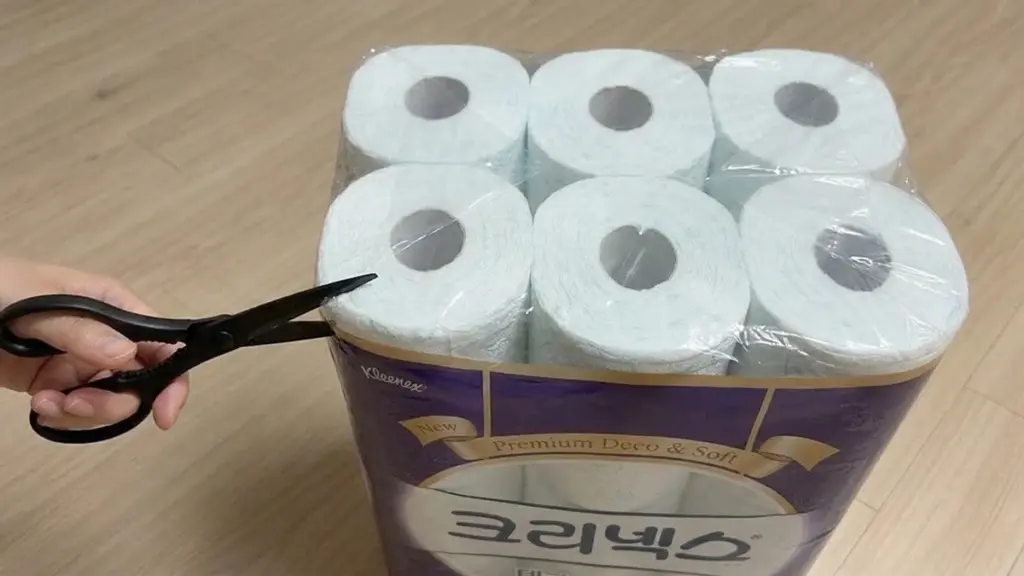 No tires el envase de plástico del papel higiénico: el truco para ahorrar