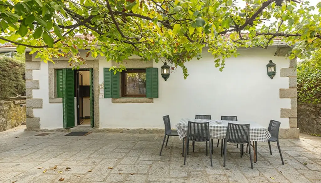 Patio pequeño: el truco del mobiliario funcional para ganar 10 m2