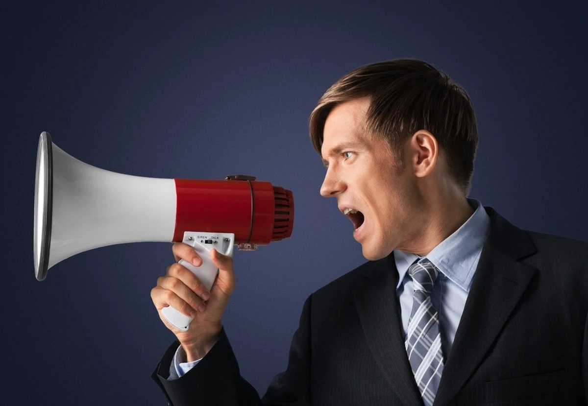 Por qué algunas personas hablan alto todo el tiempo: La historia detrás de tu voz - image 1