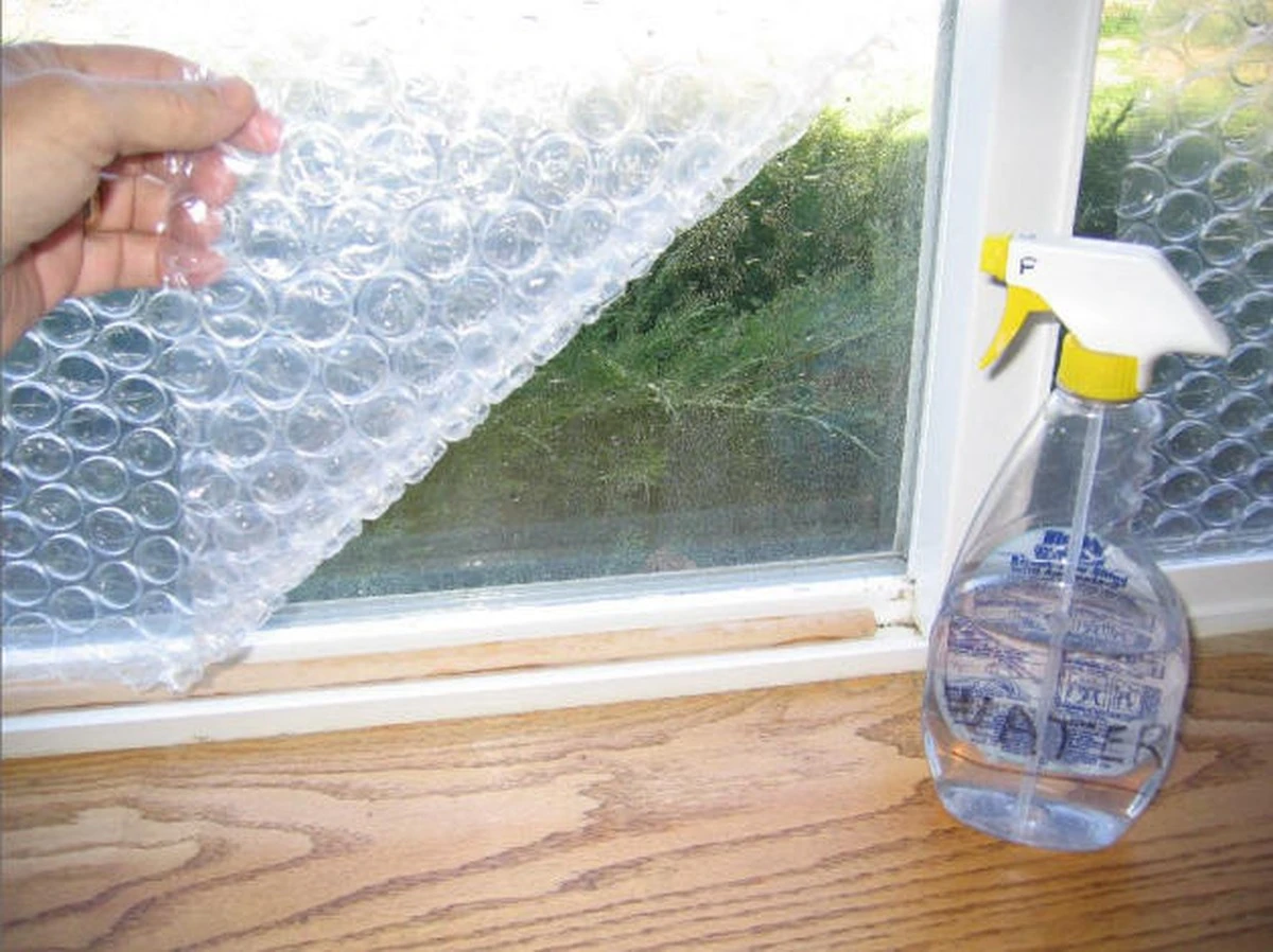 Por qué no debes tirar el plástico de burbujas: el truco del refrigerador - image 1