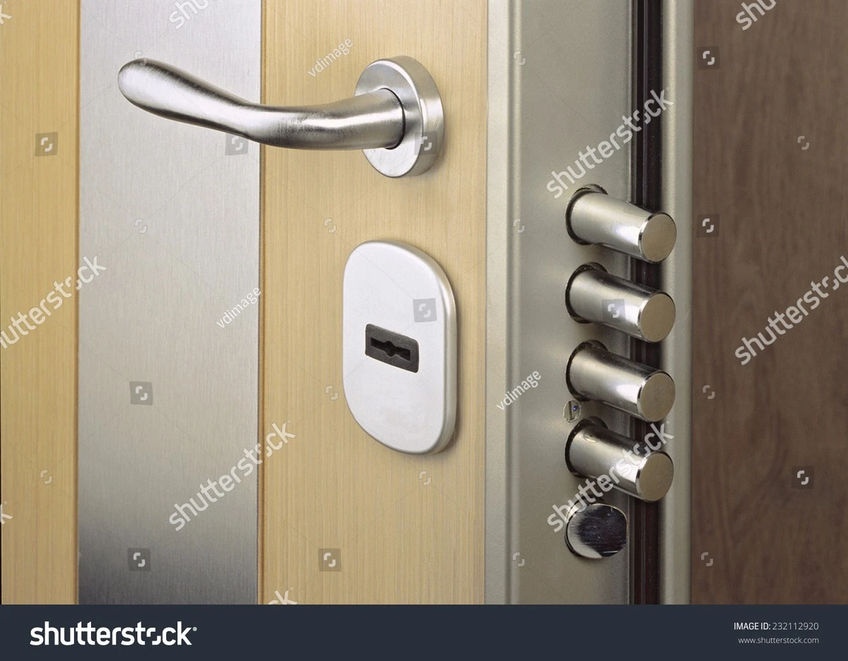 Protege tu hogar: el cilindro de cerradura y su escudo protector clave - image 1