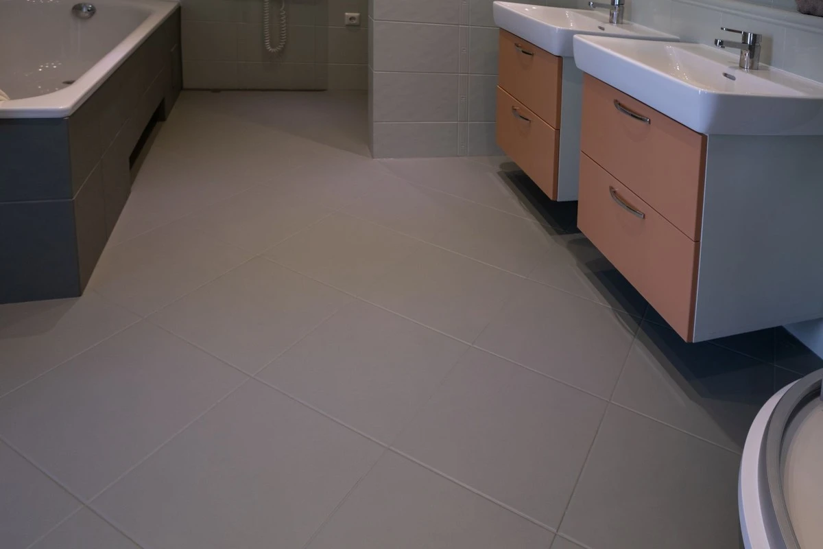 Renovación de pisos sin obras: el truco de la Pintura PU para estrenar suelo por menos de 200€ - image 1